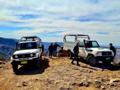 Ridge Top Tour four-wheel-drive vehicles at a high Arkaroola lookout